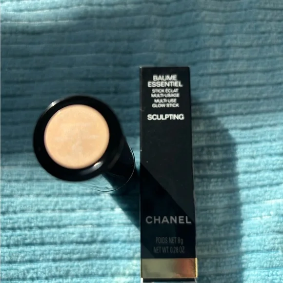 Chanel Baume Essentiel Multi-Use Glow Stick - Picture 5 of 7